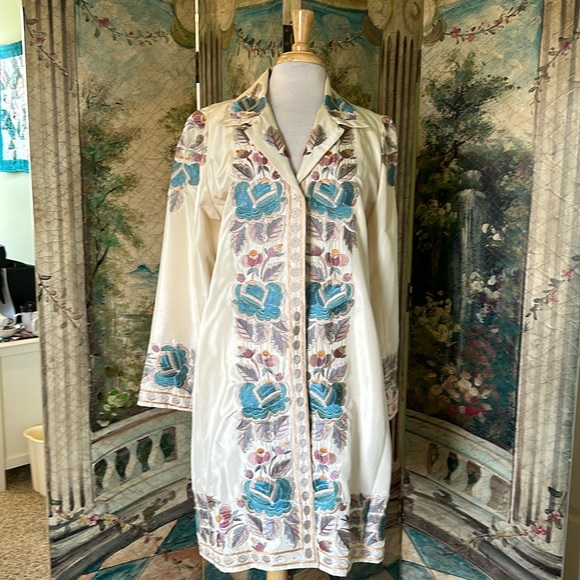 Worn once “BIYA” embroidered silk long jacket